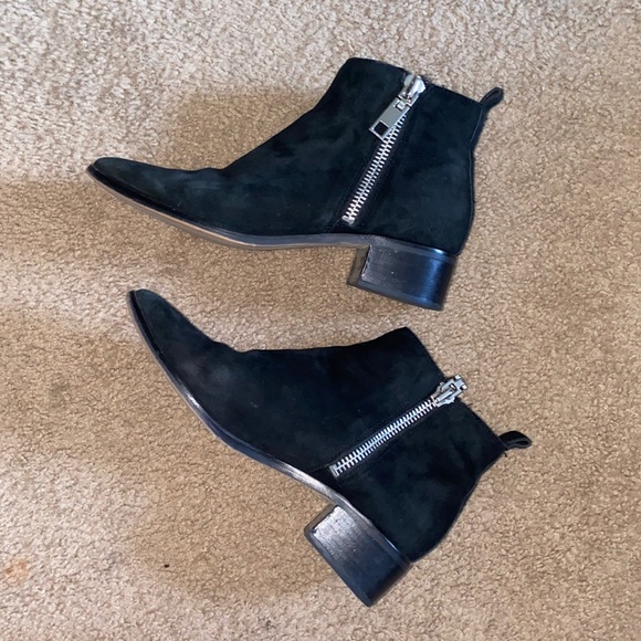 DOLCE VITA Booties - Picture 1 of 10